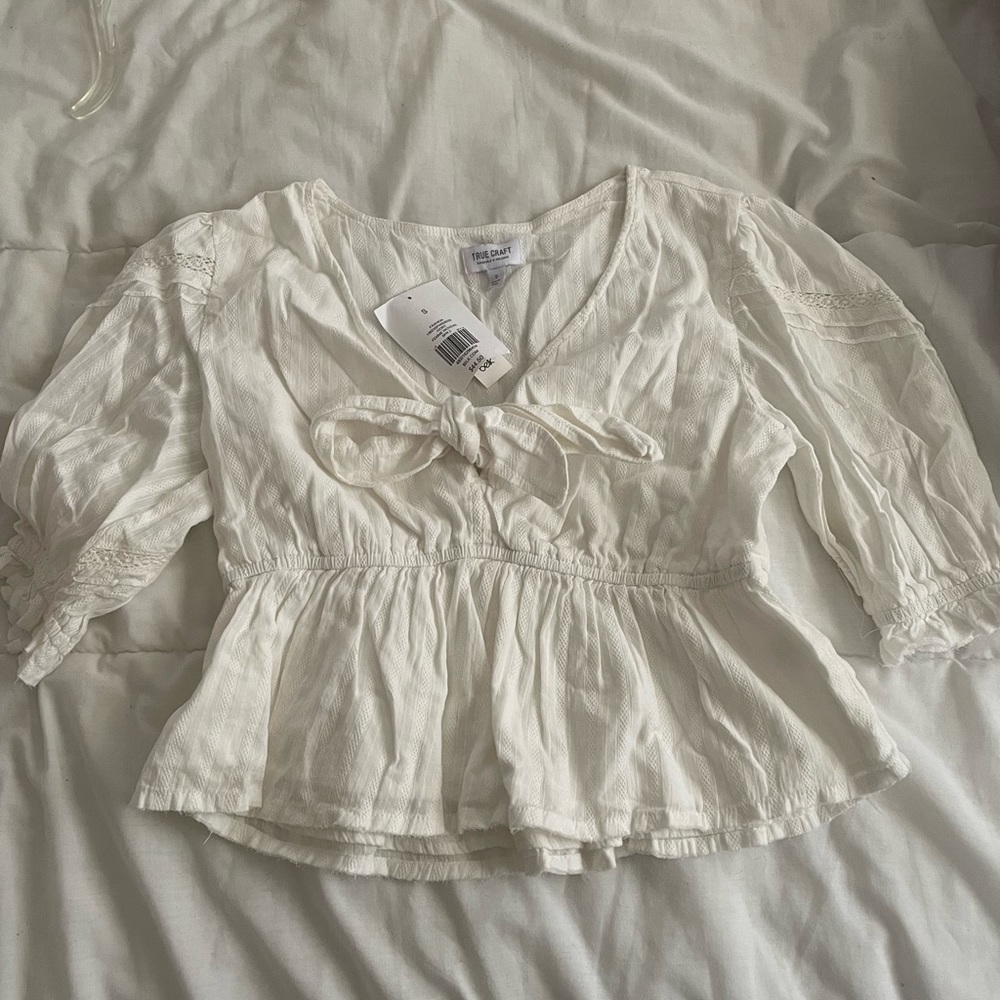 Cute white top